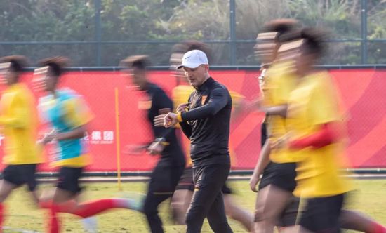 韩国亚洲伊人久久综合影院